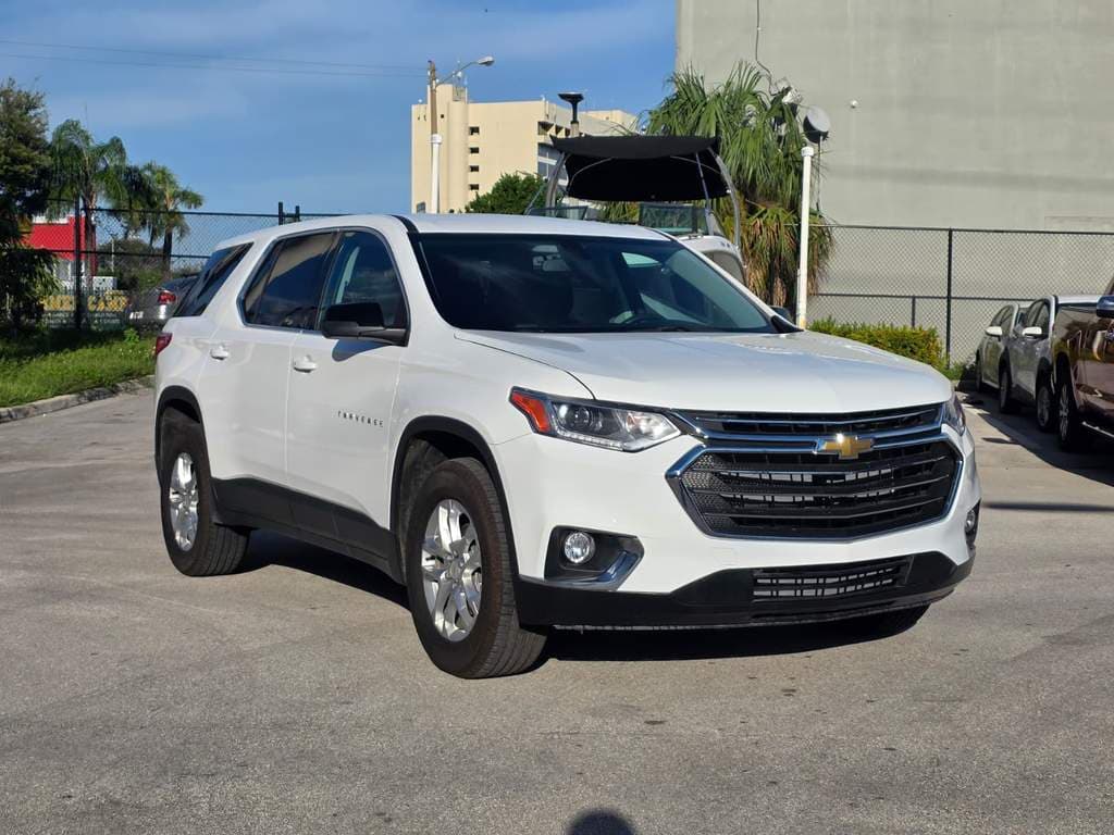 2021 Chevrolet TRAVERSE LS — photo 1